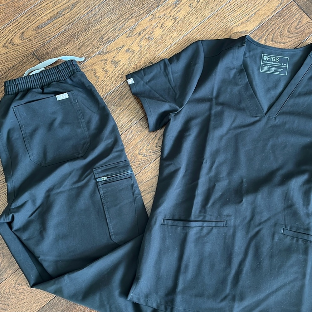 Figs scrubs set in black